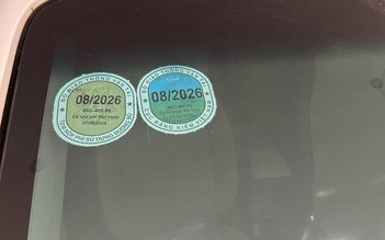 Từ 1.2026, bỏ dán tem thu phí đường bộ trên kính ô tô khi đăng kiểm