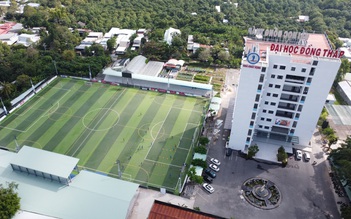 Sân bóng Trường ĐH Đồng Tháp đã sẵn sàng cho TNSV THACO cup 2026