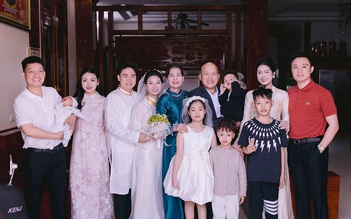 Gia đình đặc biệt với 4 cặp vợ chồng cùng tuổi