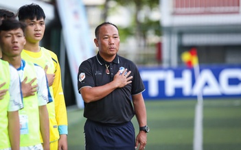 Độc lạ tuyển thủ từng dự vòng loại World Cup trở thành HLV giải sinh viên