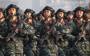 Lực lượng tinh nhuệ cùng dàn khí tài hiện đại diễn tập phục vụ Đại hội Đảng