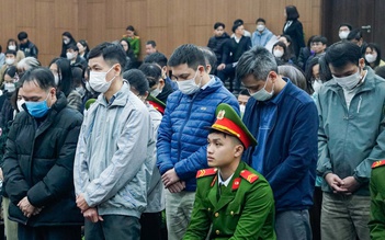 2 cựu Cục trưởng Cục An toàn thực phẩm bật khóc nói lời sau cùng