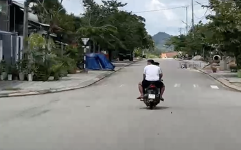 Không đội mũ bảo hiểm, lạng lách, 2 người bị phạt 27 triệu đồng