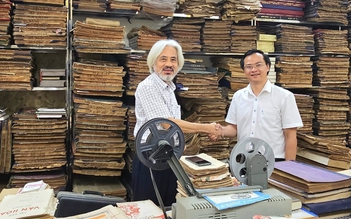 Người giữ ký ức qua hơn 600.000 tờ báo