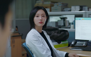 Lý do phim mới của 'nữ thần' Kim Ji Won vừa lên sóng đã gây sốt