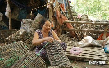 Nỗi buồn bên xóm nghề đan lọp cua