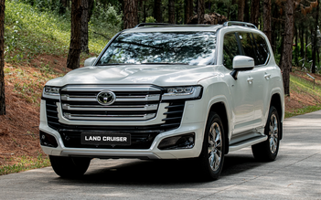 Ô tô hybrid hút khách giữa lúc xăng tăng giá, xe Toyota bán chạy nhất