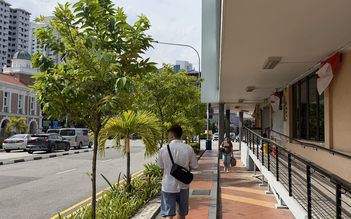 Khói mù phủ Singapore, tour Việt ra sao?
