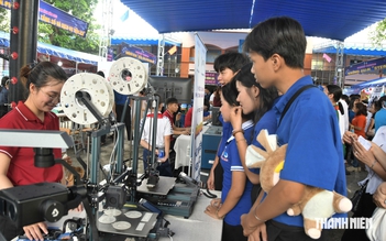 Thanh niên không chỉ tìm kiếm việc làm cho bản thân mà còn phải làm điều này