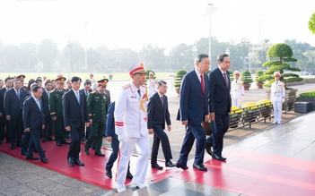 Lãnh đạo Đảng, Nhà nước và đại biểu Quốc hội vào Lăng viếng Chủ tịch Hồ Chí Minh