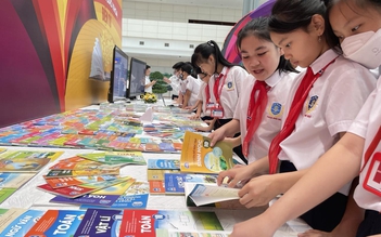 Bộ GD-ĐT: Không viết lại sách giáo khoa từ đầu