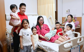 Bà mẹ 31 tuổi sinh 7 con trong 9 năm