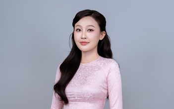 Cô gái cao 1,7 m gây chú ý khi rẽ hướng sang hát bolero là ai?