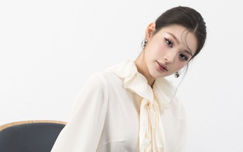 Áo blouse tay bồng sánh đôi váy chữ A đẹp chuẩn quý cô