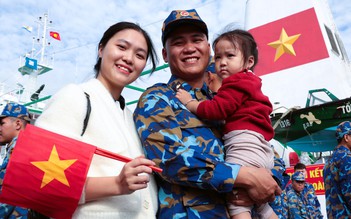 Tết ở Trường Sa - Kỳ 2: Đốm lửa Cam Ranh