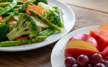 Ăn uống ngày tết: Làm sao để cân nặng không 'nhảy số'?