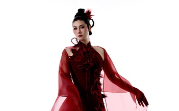 Nhà thiết kế Việt khoe vẻ nóng bỏng sau khi chuyển giới