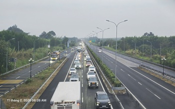Kẹt xe cao tốc TP.HCM - Long Thành  - Dầu Giây sáng sớm 24 tháng chạp
