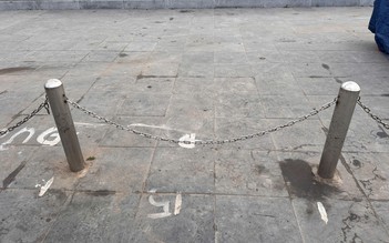 Thu 1 triệu đồng mỗi ô trên vỉa hè ở khu vực chợ tết Đồng Hới?