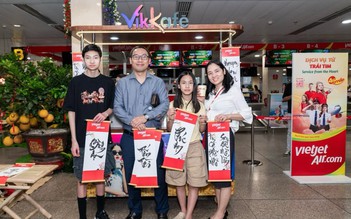 Cục trưởng Cục Hàng không thăm, chúc Tết bà con ngay tại sân bay Tân Sơn Nhất