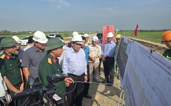 Thi công cao tốc xuyên tết, công nhân được chi thêm 300.000 đồng/ngày