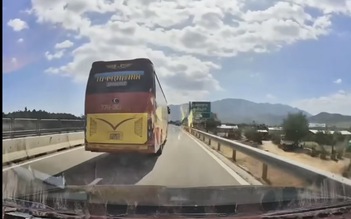 Chuyển làn không bật xi nhan trên cao tốc, tài xế bị CSGT phạt 5 triệu đồng