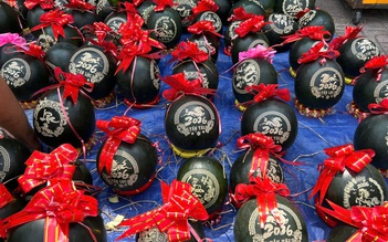 28 tết, dưa hấu chưng bàn thờ tăng giá gấp đôi, gấp ba