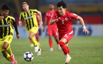 Đình Bắc 3 lần đưa bóng vào lưới đối phương, vẫn 0 bàn thắng vì...