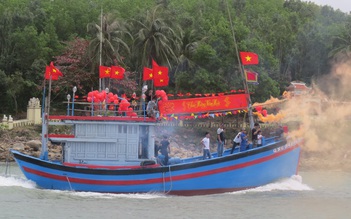 Ngư dân Sa Huỳnh nô nức ra biển, đón đại lợi đầu năm