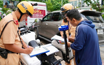 Người vi phạm bỏ xe rời đi: CSGT có đủ điều kiện niêm phong phương tiện?