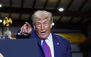 Ông Trump tố cáo ông Obama tiết lộ thông tin mật về người ngoài hành tinh