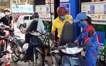 Giá xăng giảm, giá dầu tăng từ chiều mùng 4 tết