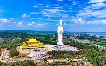 Quảng Ngãi 'bỏ túi' 488 tỉ đồng trong 7 ngày nghỉ tết