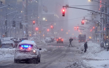 New York 'biến mất' sau cơn bão tuyết lịch sử