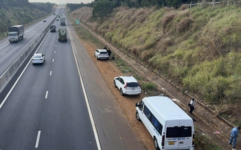 Buồn ngủ khi lái xe trên cao tốc: Làm gì để không bị phạt?