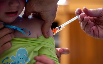15 bang Mỹ kiện chính quyền liên bang về chính sách vắc xin cho trẻ em