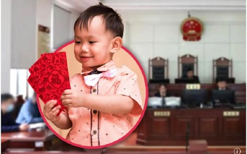 Cậu bé kiện cha đòi lại tiền lì xì tết