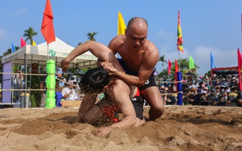 Những màn so tài kịch tính ở hội vật có từ thời chúa Nguyễn