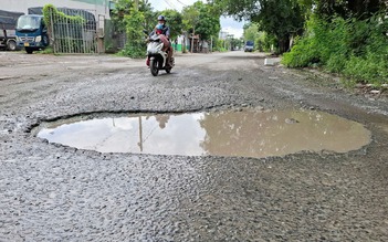 Đường xuống cấp, đi lại khó khăn