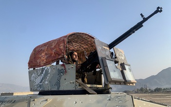 Afghanistan nói bắn hạ chiến đấu cơ Pakistan, gần 400 người đã chết do xung đột