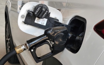 Giá xăng dầu hôm nay 28.2.2026: Tăng mạnh, dự báo xăng trong nước tăng tiếp?