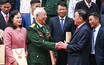 Bí thư chi bộ nói đi đôi với làm, là người giữ lửa ở cơ sở