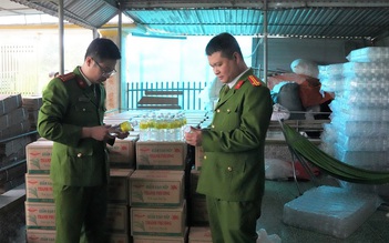 Hóa chất và nước lã cho 'ra lò' 60.000 lít 'giấm gạo lên men tự nhiên'