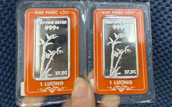 Người 'đu' theo bạc lỗ nặng