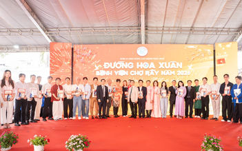 Bất ngờ dàn nghệ sĩ, người đẹp nổi tiếng 'đổ bộ' Bệnh viện Chợ Rẫy