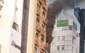 Cháy khách sạn cũ đang sửa chữa ở TP.HCM