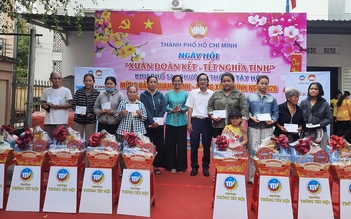 Cây mùa xuân 2026: Trao 100 phần quà tết cho bà con khó khăn