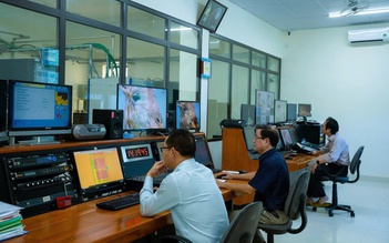 Về nhà cho kịp tết: Đón giao thừa trên… sóng truyền hình