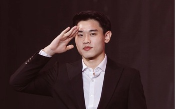 Đình Bắc tái hiện khoảnh khắc ăn mừng trên sân khấu WeChoice Awards, ‘cương quyết’ không chịu hé lộ bí mật…