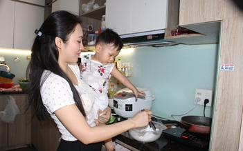 Gạo, Khoai, Bắp và những người mẹ đơn thân chưa kịp hết tuổi sinh viên
